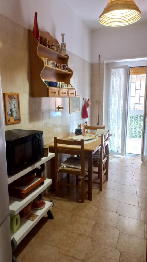 Appartamento Incantevole Al Centro Di Torvaianica Εξωτερικό φωτογραφία