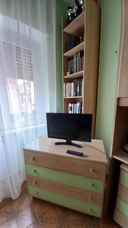Appartamento Incantevole Al Centro Di Torvaianica Εξωτερικό φωτογραφία