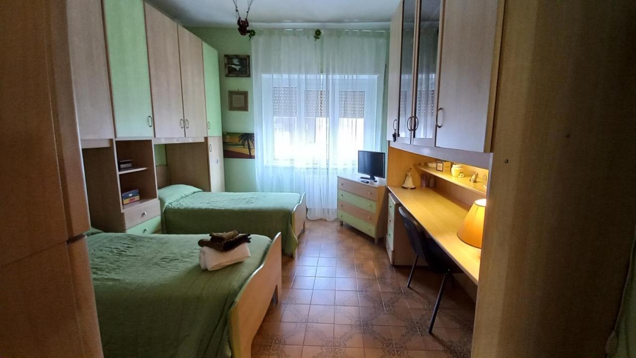 Appartamento Incantevole Al Centro Di Torvaianica Εξωτερικό φωτογραφία